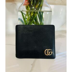 Gucci black leather men’s wallet